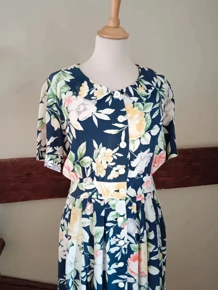 Robe fleurie bleu marine soie - photo numéro 3