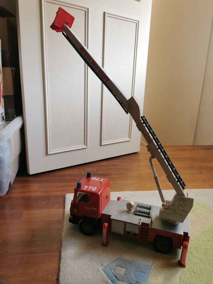 Camion de pompier - photo numéro 4