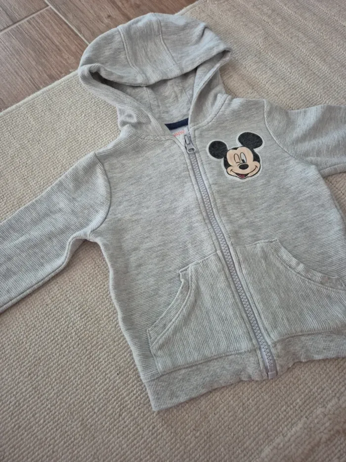 Gilet a capuche Mickey 24 mois - photo numéro 2