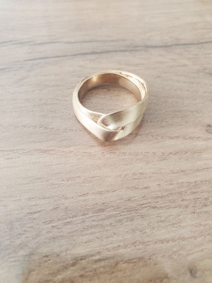 Bague anneau géométrique torsadée dorée neuve - photo numéro 2