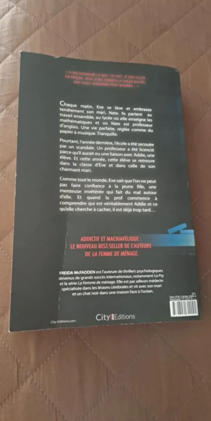 Livre La prof | Freida McFadden - photo numéro 2