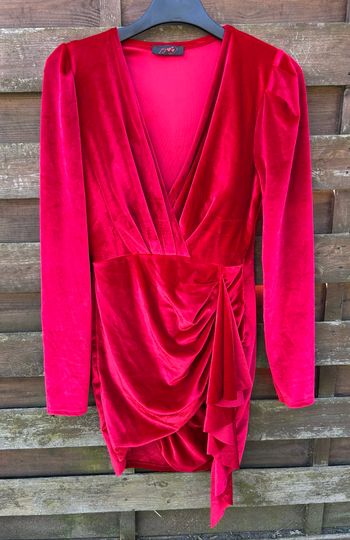 Robe en velours rouge