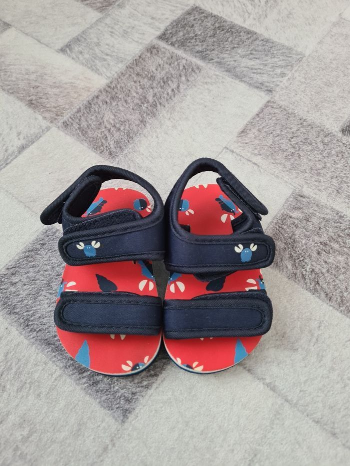 Sandales obaibi taille 19 neuf