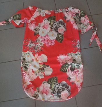 Joli robe/tunique à fleur