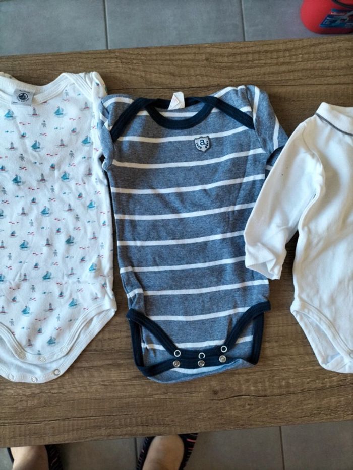 Lot de 4 body petit bateau et bout de chou 9 mois - photo numéro 4