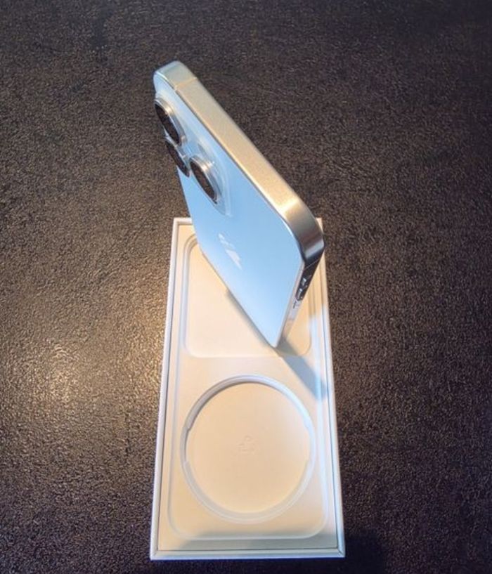 Téléphone I p h o n e. - photo numéro 2