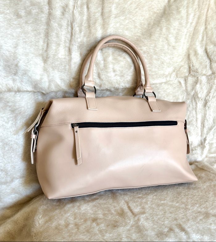 Grand sac rose crème avec quelques marques d’usure mais en bon état général - photo numéro 6