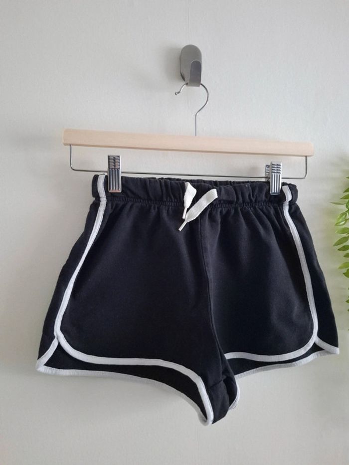 Short H&M / Taille 12-13 ans - photo numéro 3