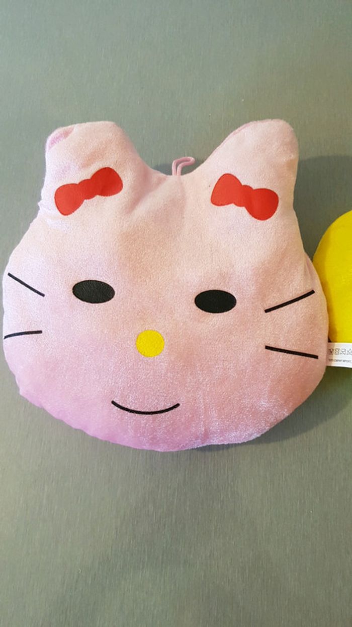 lot de 2 petits coussins hello ketty - photo numéro 2