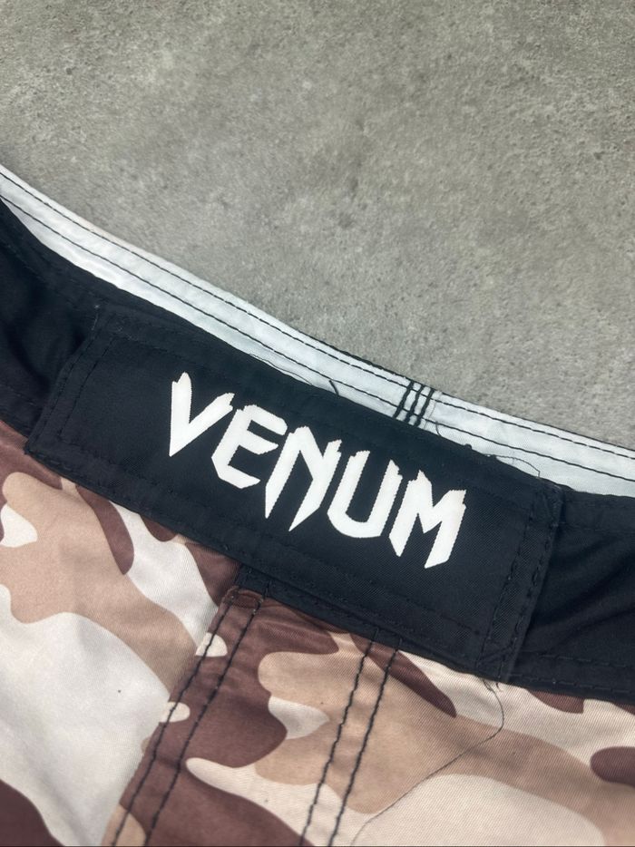 Short de sport de combat Venum / Taille M 38 / Très bon état - photo numéro 2