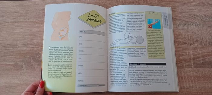 Livre "Le journal de la future maman" en bon état. - photo numéro 4