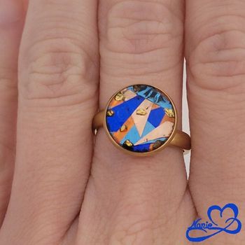 Bague ajustable ronde dorée,  orange et bleu