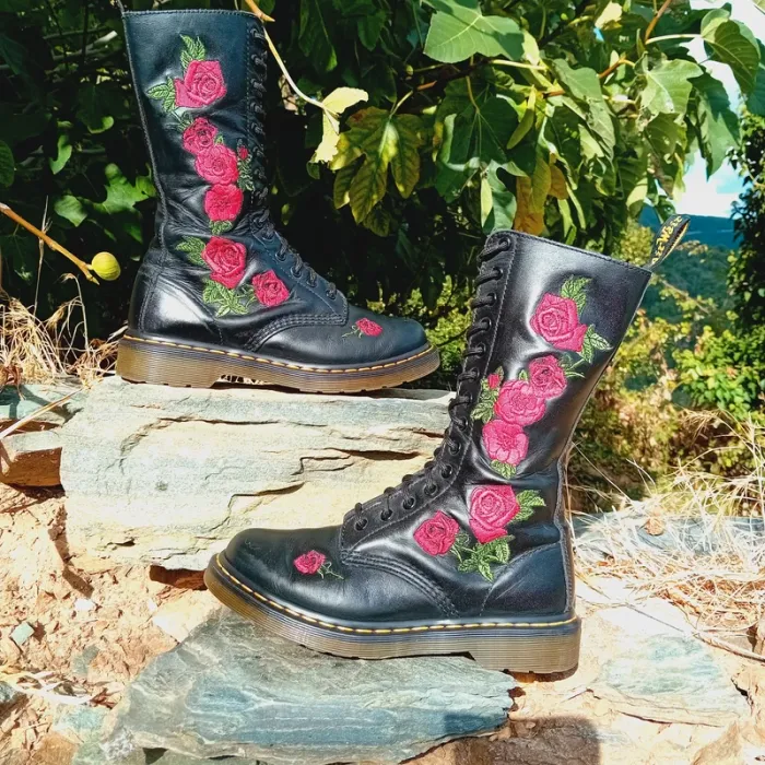 Dr. Martens Vonda 1914 roses brodées 38