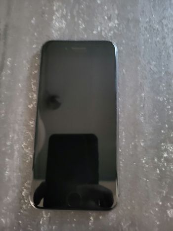 Téléphone portable iPhone 8