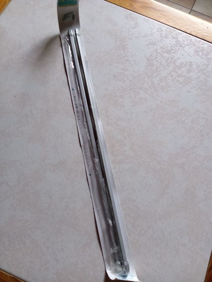 2 tringles plates acier 50/80cm