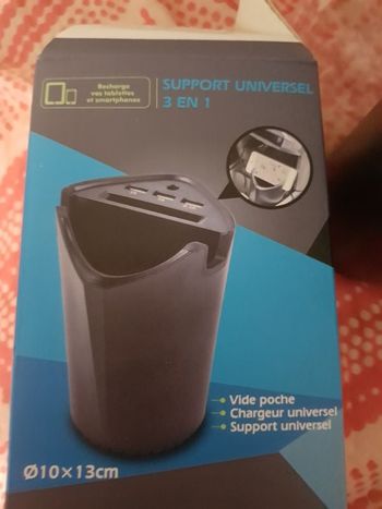 Support universel cle usb voiture