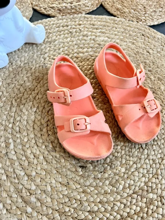 Sandales rose corail souple pointure 27/28 - photo numéro 2