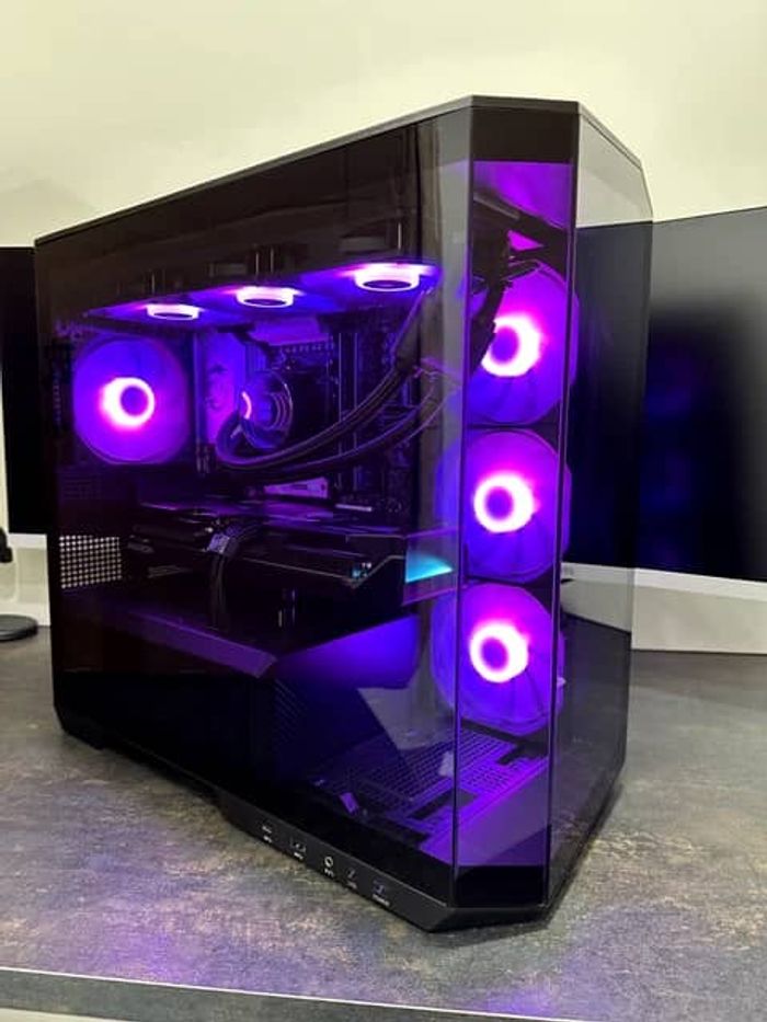 PC GAMING / AMD Ryzen 9800X3D / RTX 5090 / SSD M.2 6 To / 128 Go de RAM DDR5 - photo numéro 5