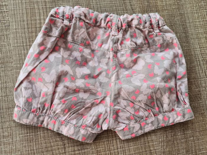 Short d'été Vertbaudet 12 mois en très bon état - photo numéro 3