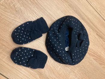 Béret et moufles polaires et laines