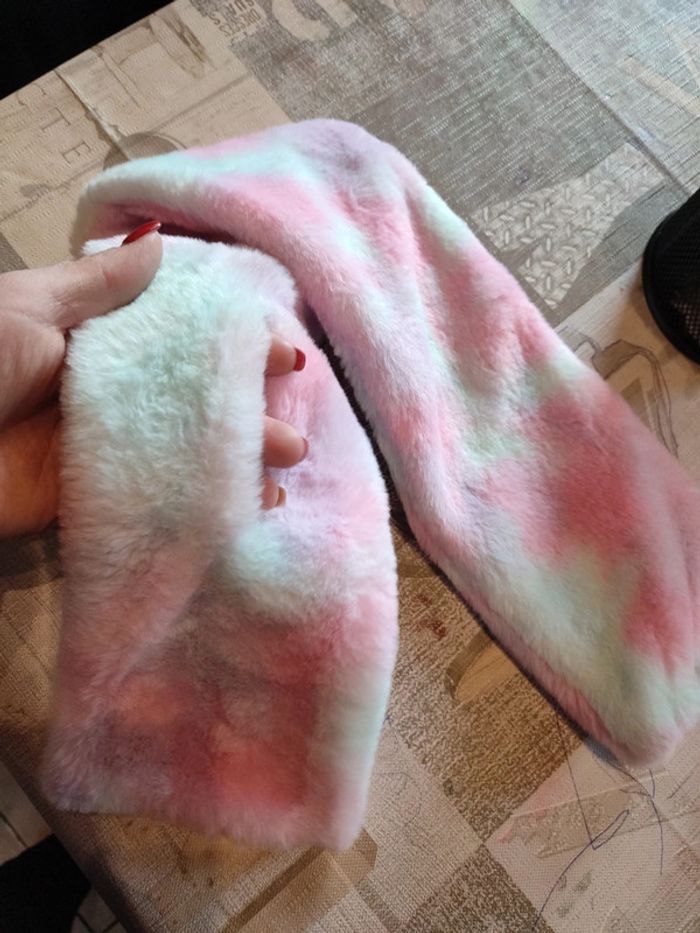 Écharpe multicolore toute douce avec ouverture pour attacher - photo numéro 2