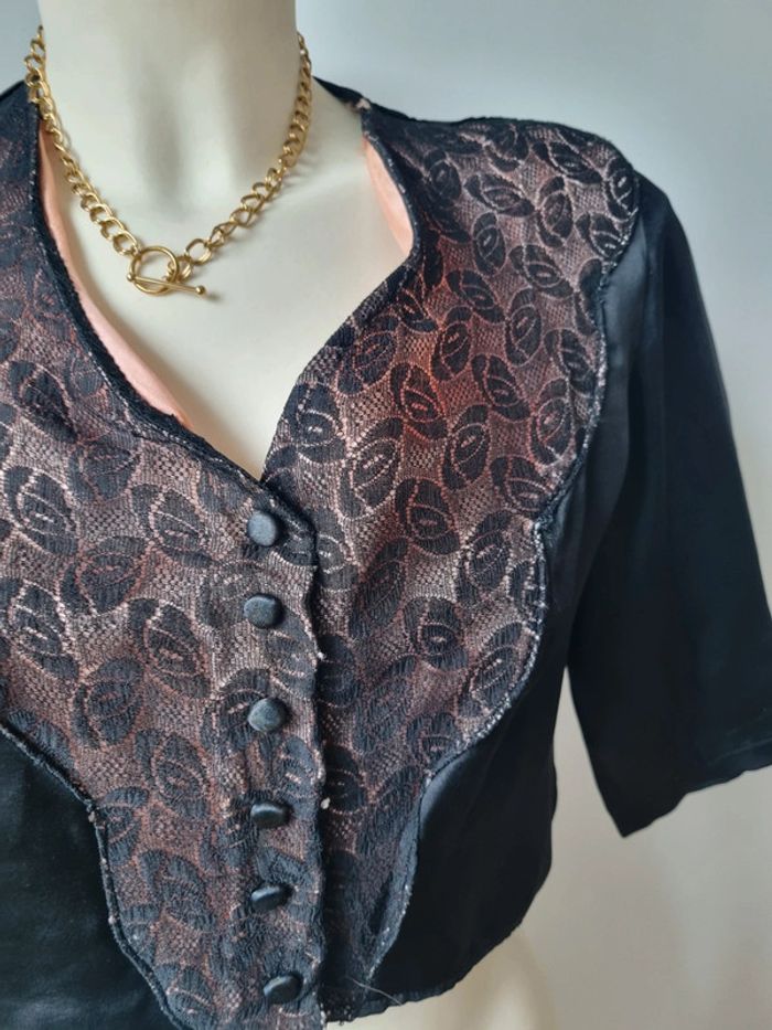 Haut en soie et dentelle noir vintage - photo numéro 5