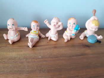 5- Galoob - Magic Diaper babies
