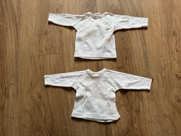 Lot de 2 brassières 1 mois mots d’enfants bébé câlin très bon état - photo numéro 2