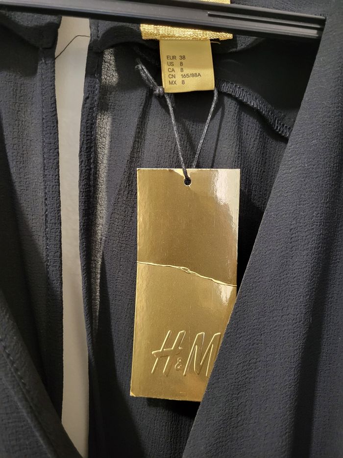 Petite robe noire H&M T38 - photo numéro 2