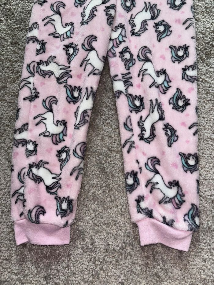 🌺Combinaison pyjama rose au motif licorne Taille 5-6ans/110-116cm🌺 - photo numéro 2