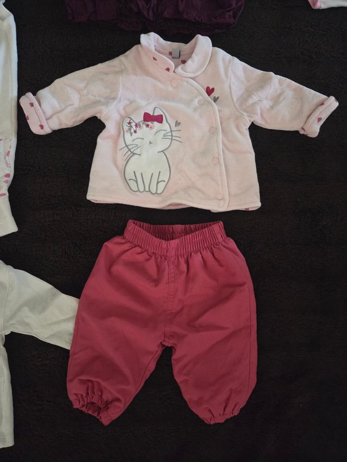 Lot de vêtements 1 mois fille - photo numéro 2