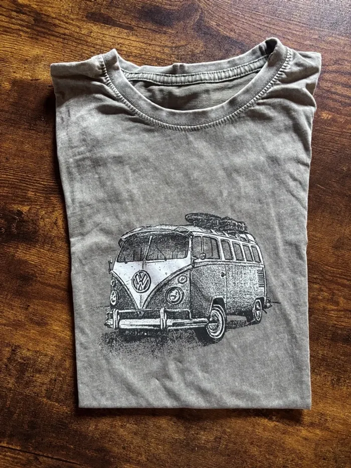 TEE shirt