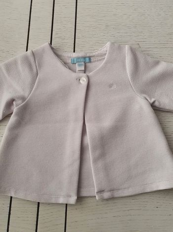 Veste ou gilet blanc obaibi 23 mois