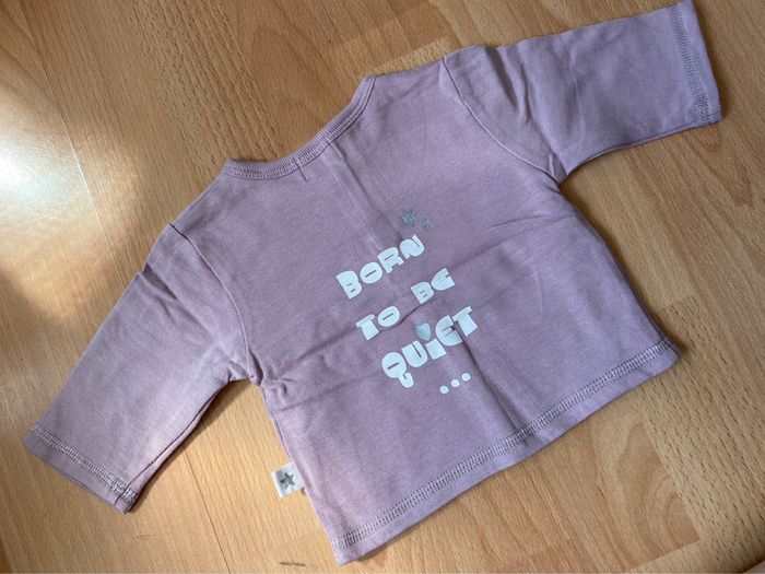 Beau gilet mauve T. 1 mois/54 cm fille neuf - photo numéro 2