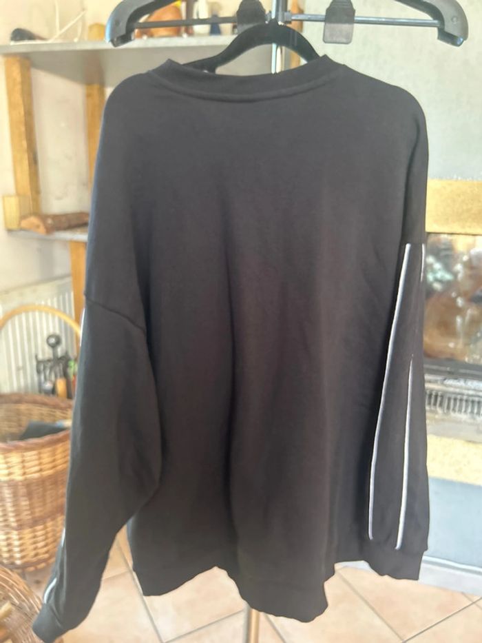 Sweat-shirt noir - photo numéro 2