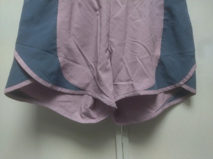 Short technique femme taille 38/40 - photo numéro 3