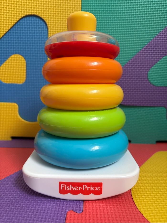Pyramide d’éveil anneaux de couleur