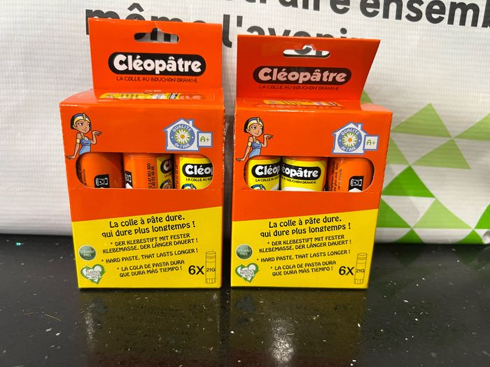 Lot de 12 colles cleopatre