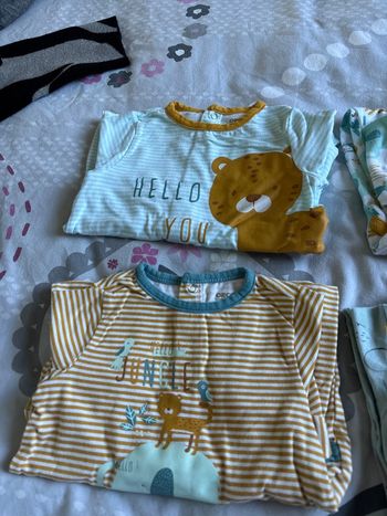 Lot de 8 pyjamas légers 6 mois et 3 bodys offerts