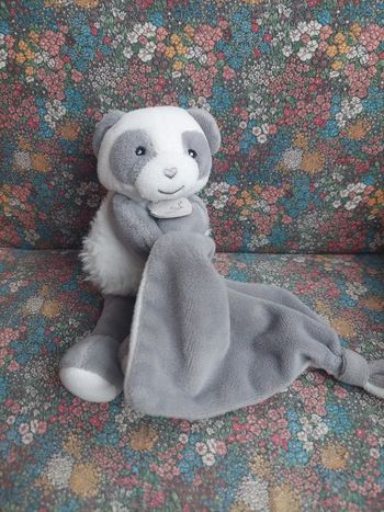 Doudou panda gris blanc mouchoir Baby Nat