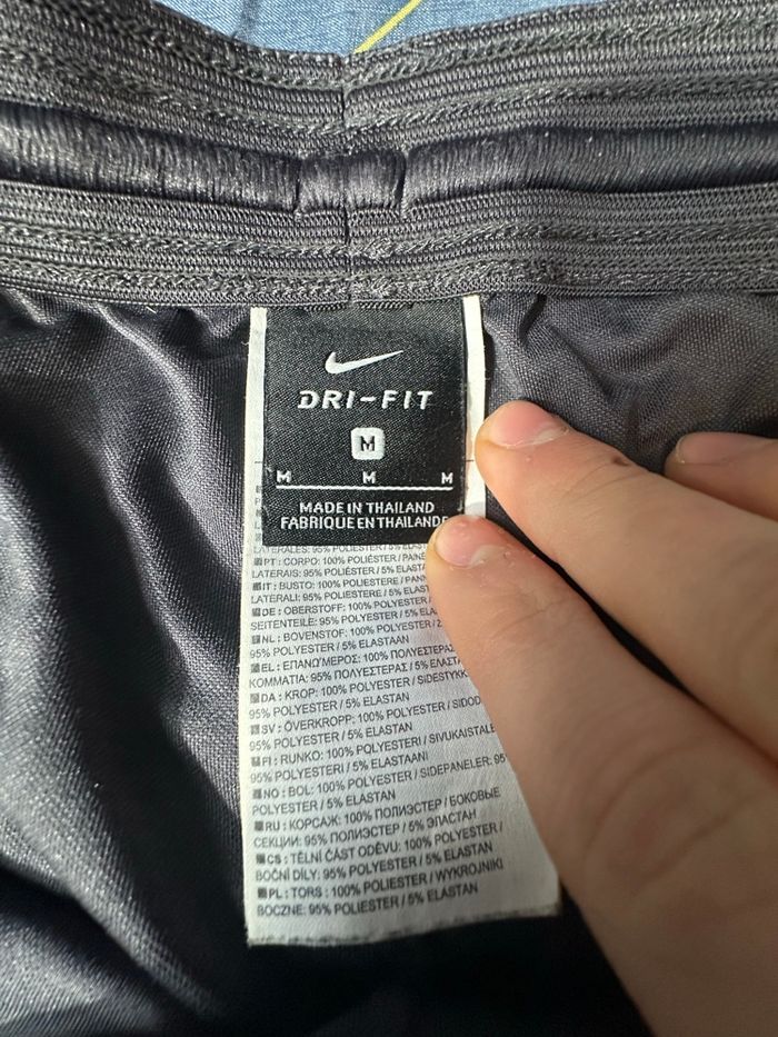 Short de Foot PSG - Taille M - Bon état - photo numéro 5