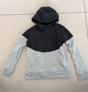 Pull à capuche décathlon 14/15 ans