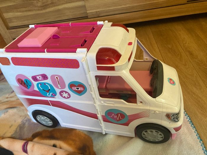 Ambulance Barbie - photo numéro 2