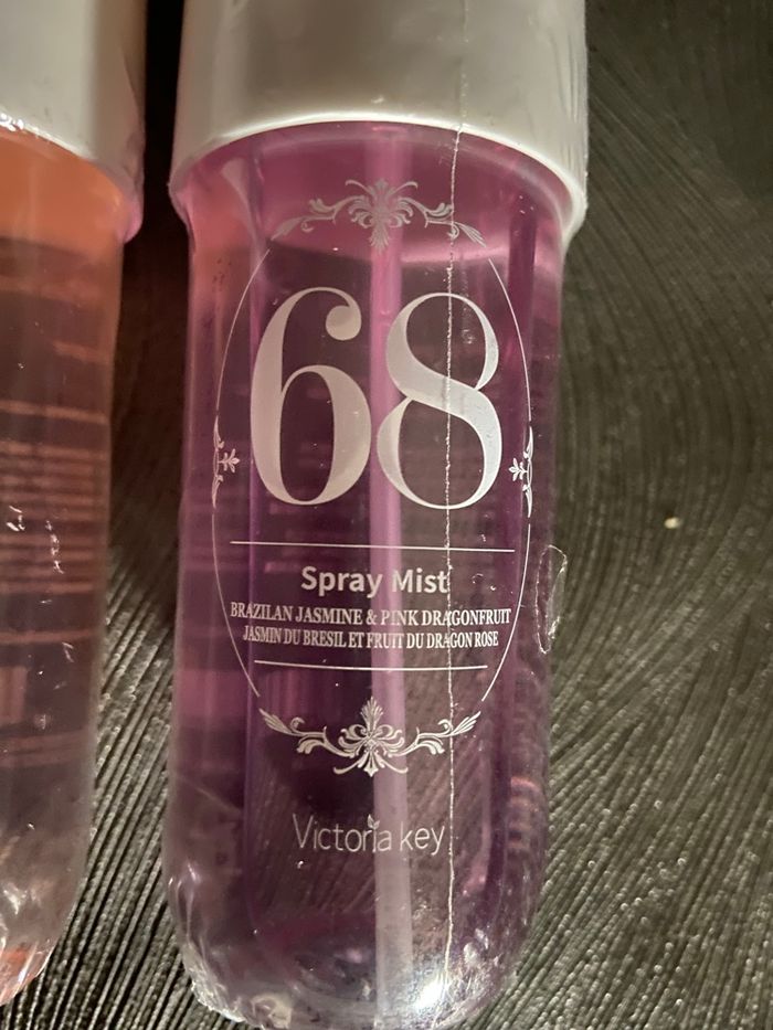 Brume Victoria Key 90 ml neuve - photo numéro 2