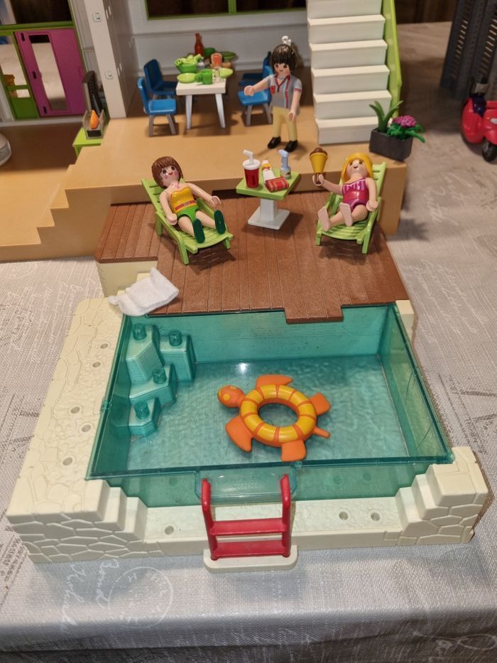 Maison Playmobil ( villa moderne +studio des invités +piscine) - photo numéro 2