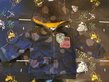 sweat zippé taille 12 mois