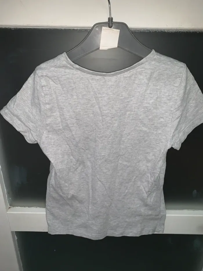 T-shirt gris fille "Hello Sports" motif fluo casual 4 ans - photo numéro 2