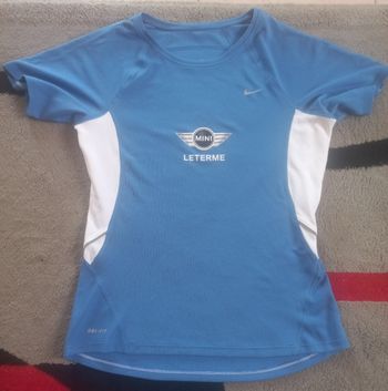 Tee-shirt femme sport dry fit Taille S NIKE
