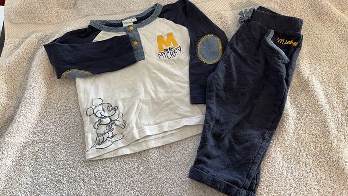 Ensemble tee-shirt pantalon Mickey
