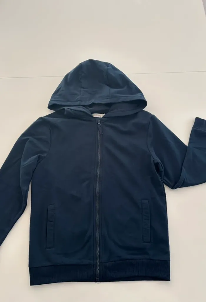 Gilet à capuche neuf - photo numéro 4